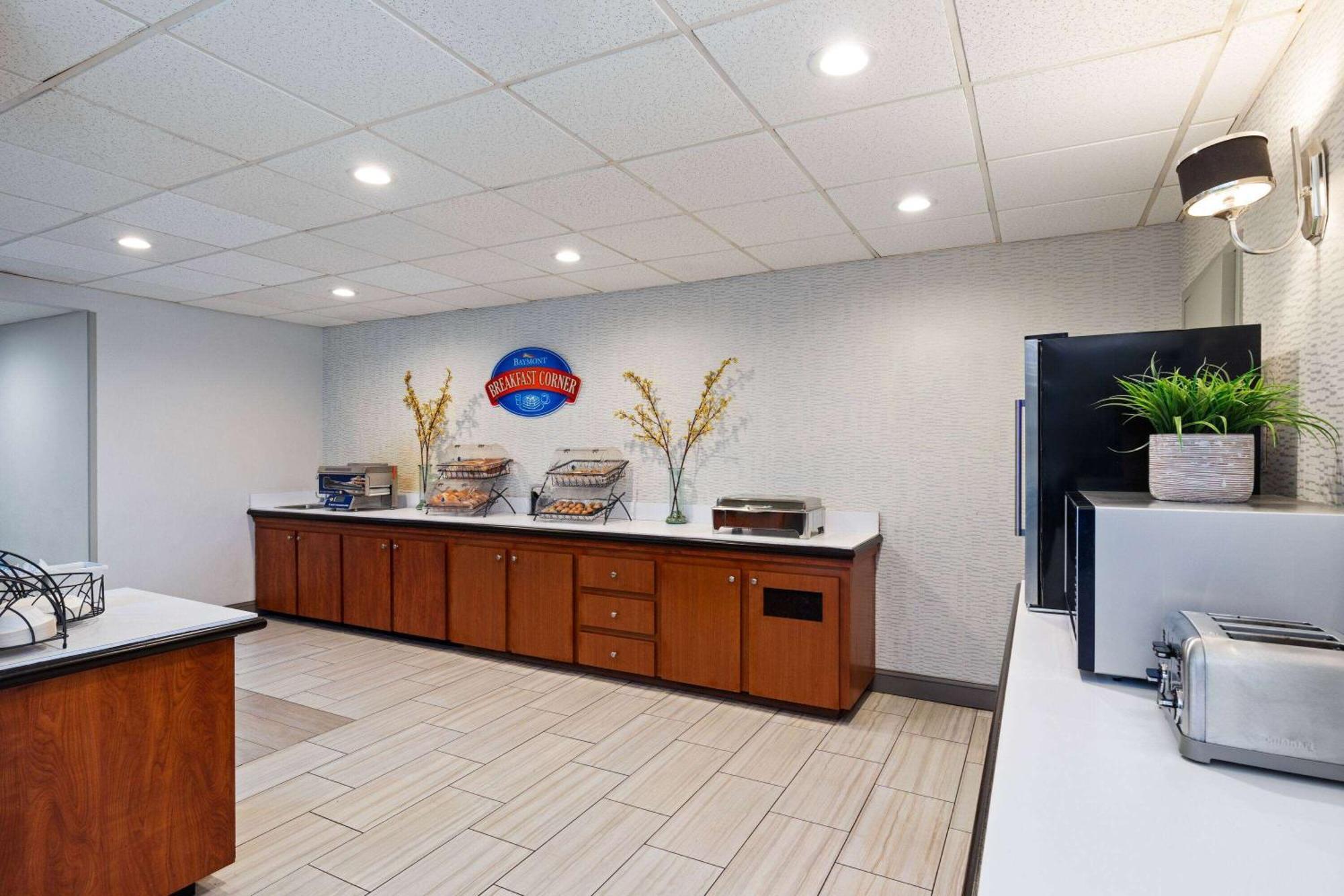 Baymont By Wyndham Nashville Airport Екстериор снимка