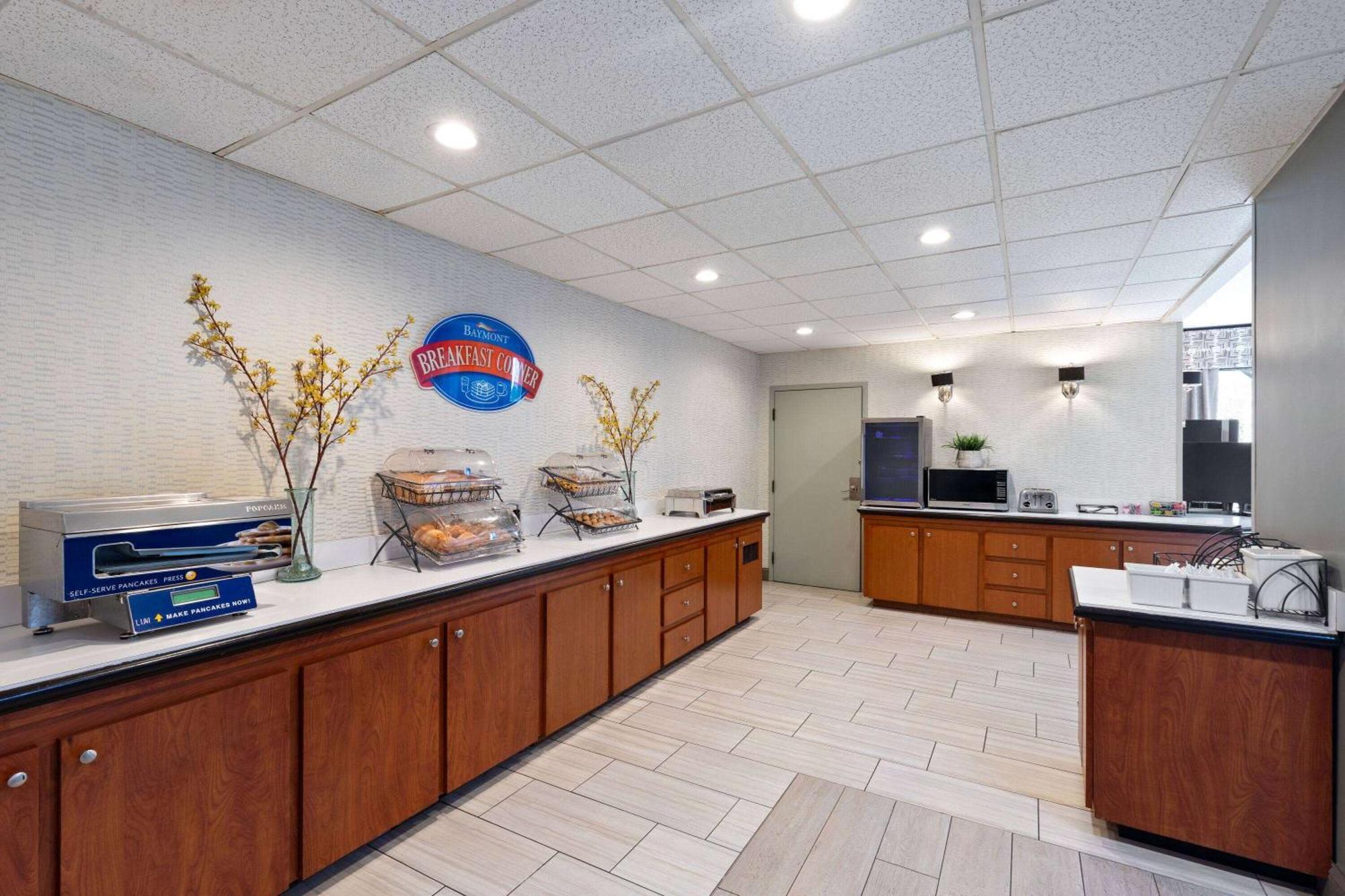 Baymont By Wyndham Nashville Airport Екстериор снимка