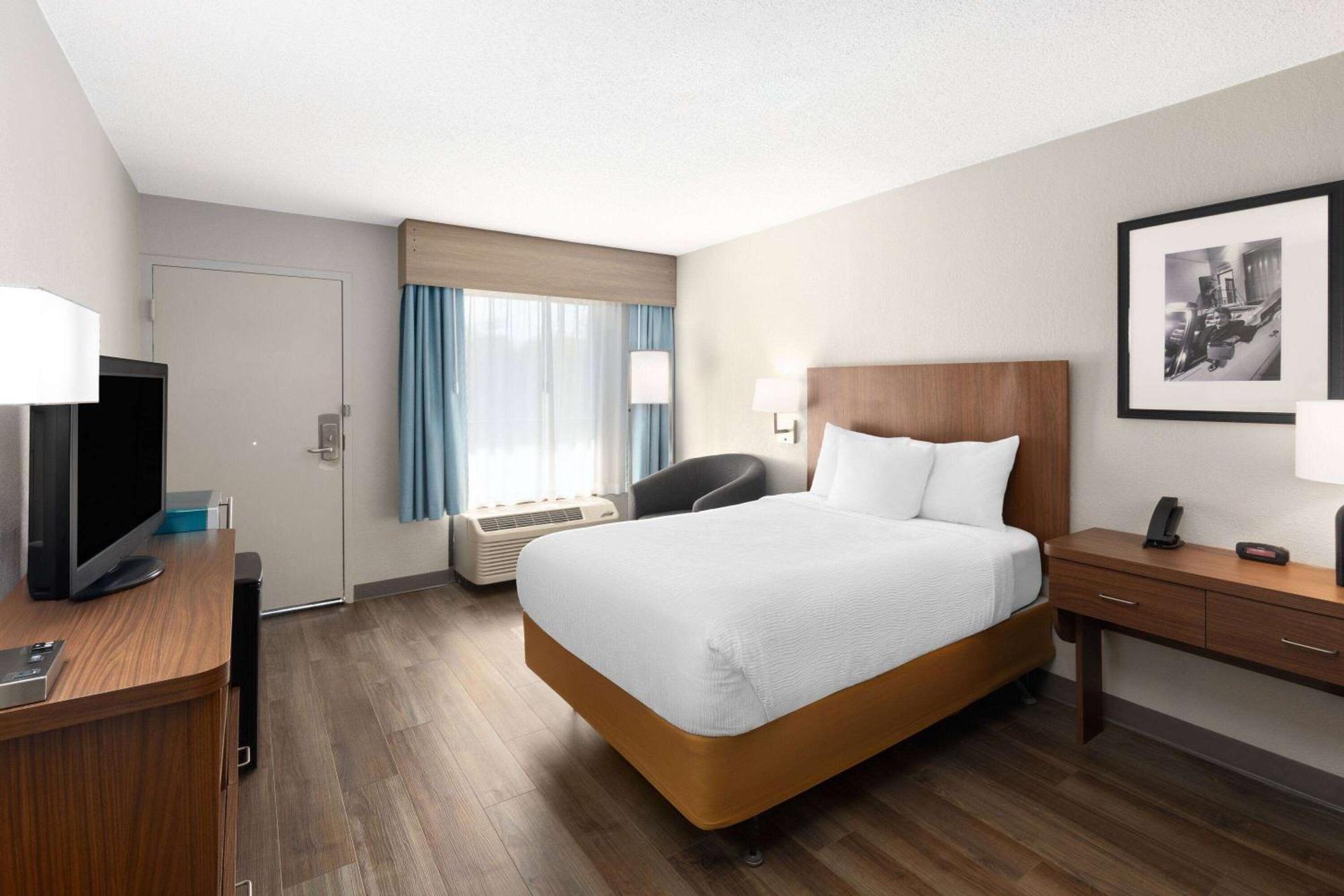 Baymont By Wyndham Nashville Airport Екстериор снимка