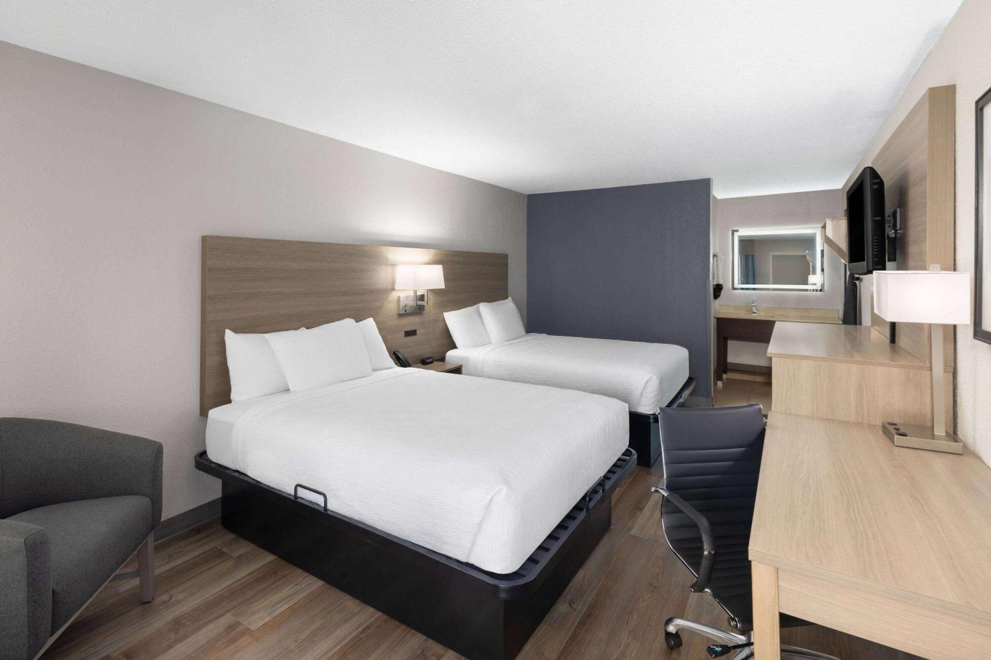 Baymont By Wyndham Nashville Airport Екстериор снимка
