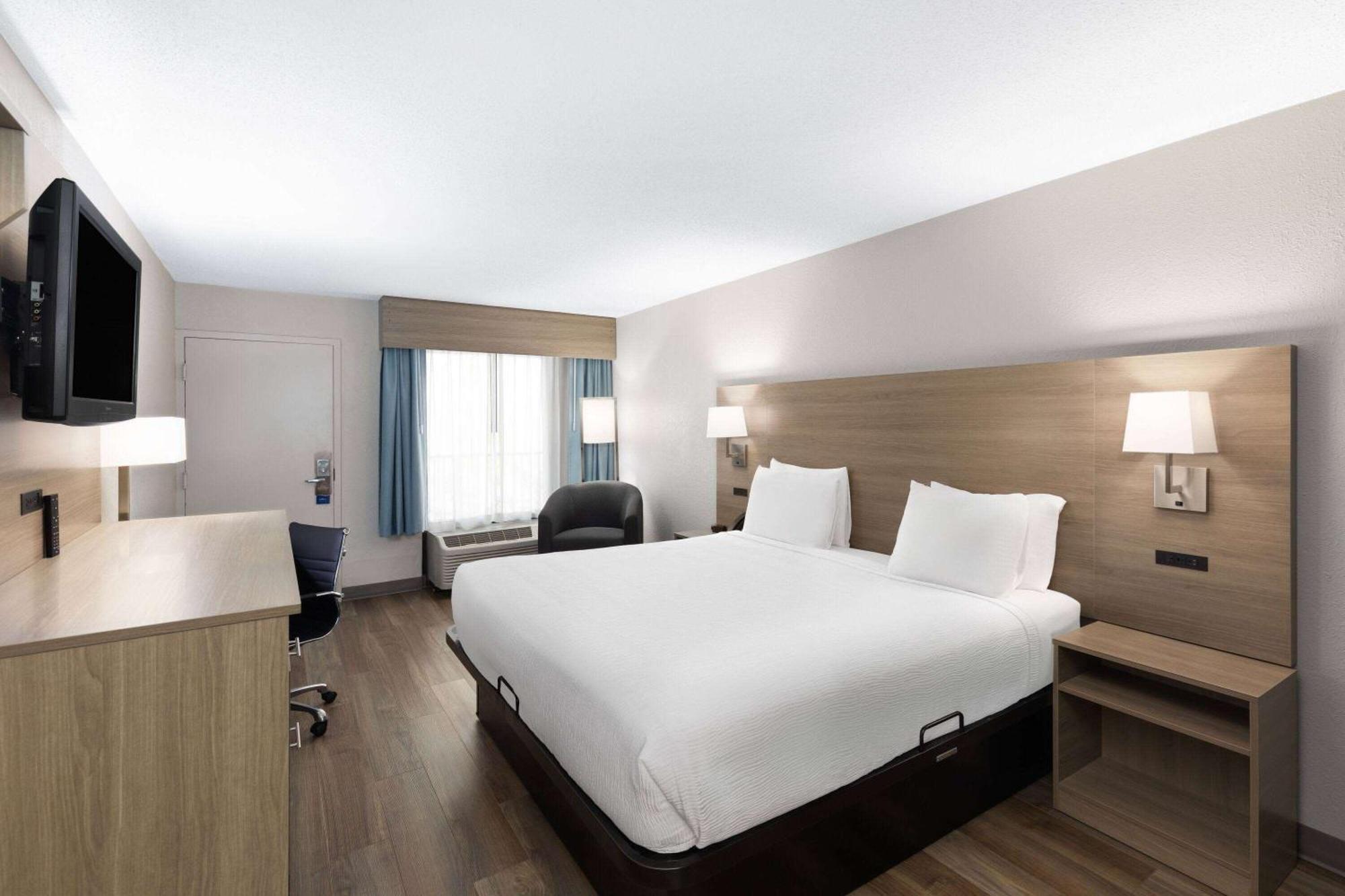 Baymont By Wyndham Nashville Airport Екстериор снимка