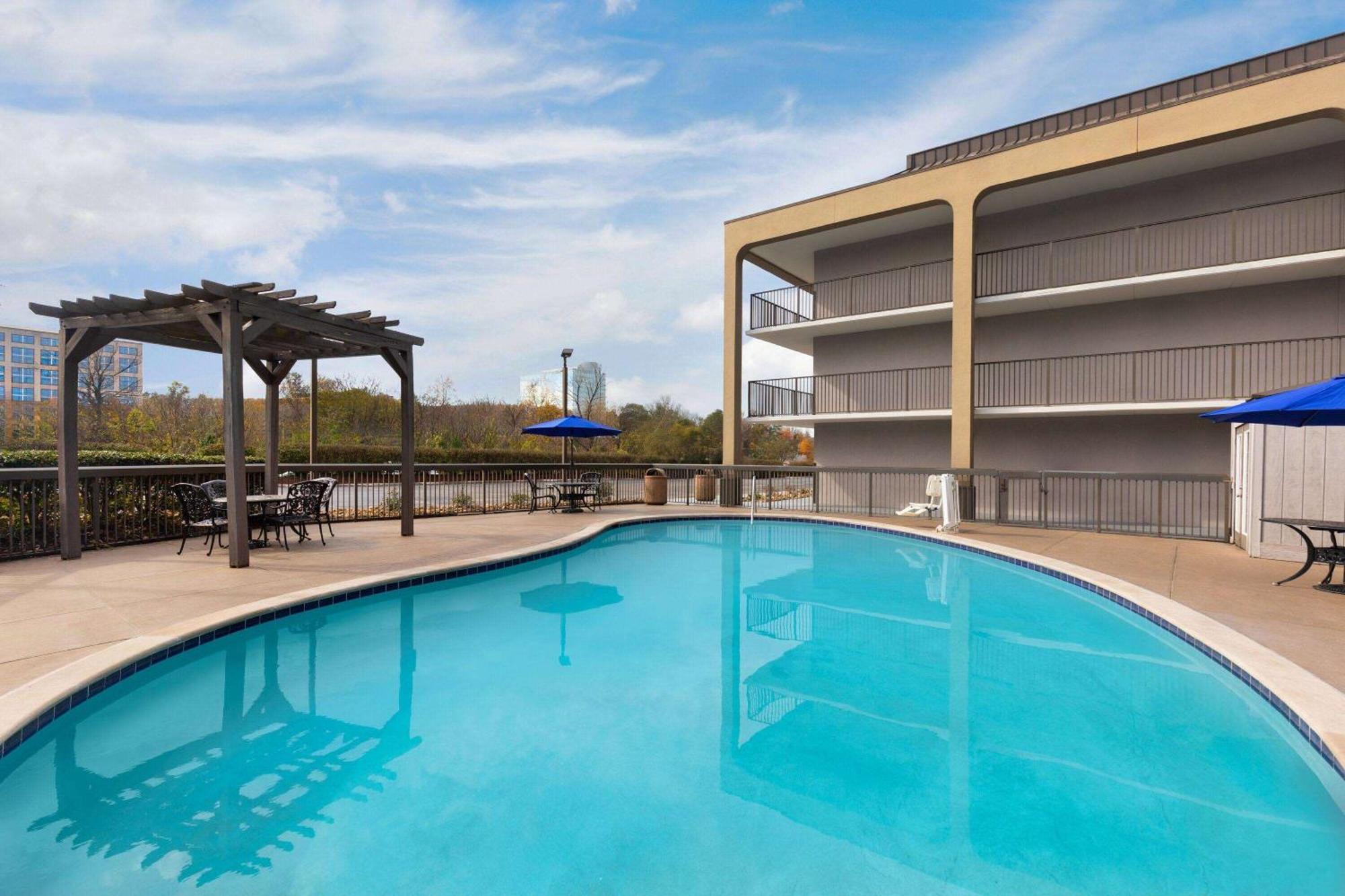 Baymont By Wyndham Nashville Airport Екстериор снимка