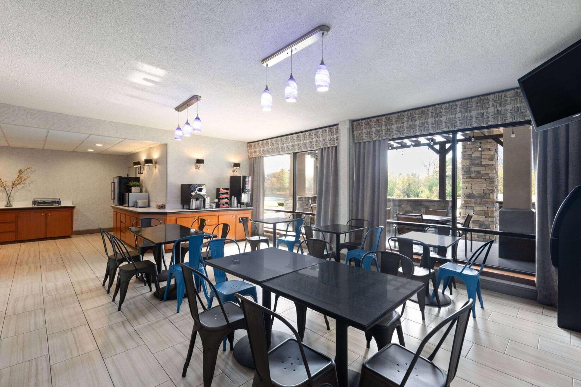 Baymont By Wyndham Nashville Airport Екстериор снимка